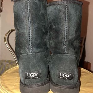 Black ugg boots